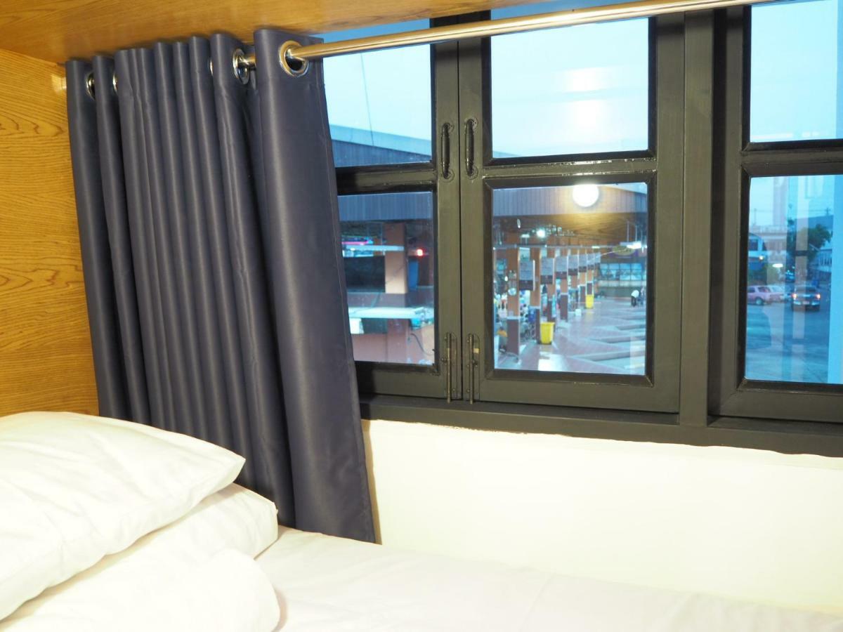 Terminal Hostel Lampang Exterior photo