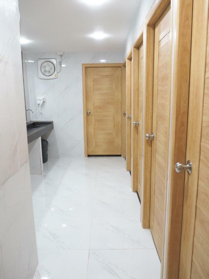 Terminal Hostel Lampang Exterior photo